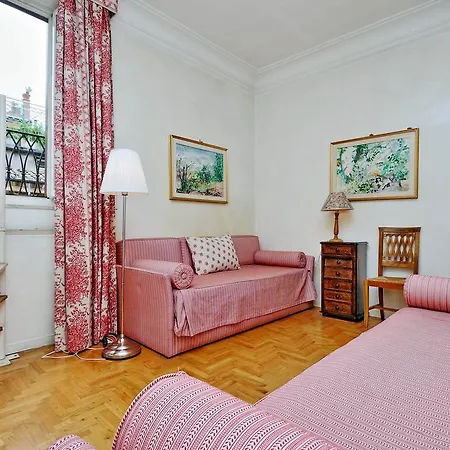 Al Corso 4 3* ローマ