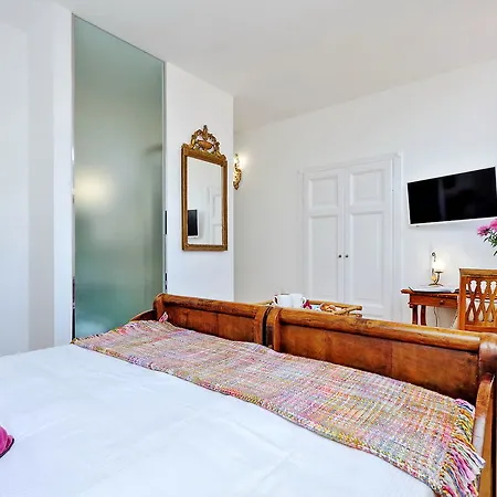 Al Corso 4 3* Рим